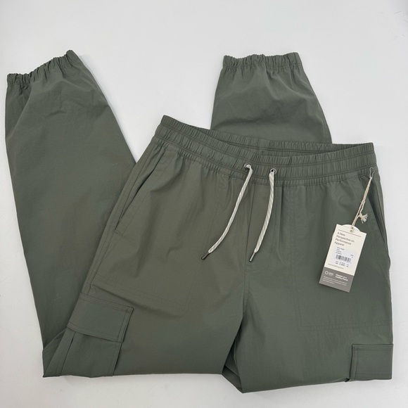 Vuori Women's Birch Jogger Army Green Athleisure Sustainable Preppy - Picture 3 of 15